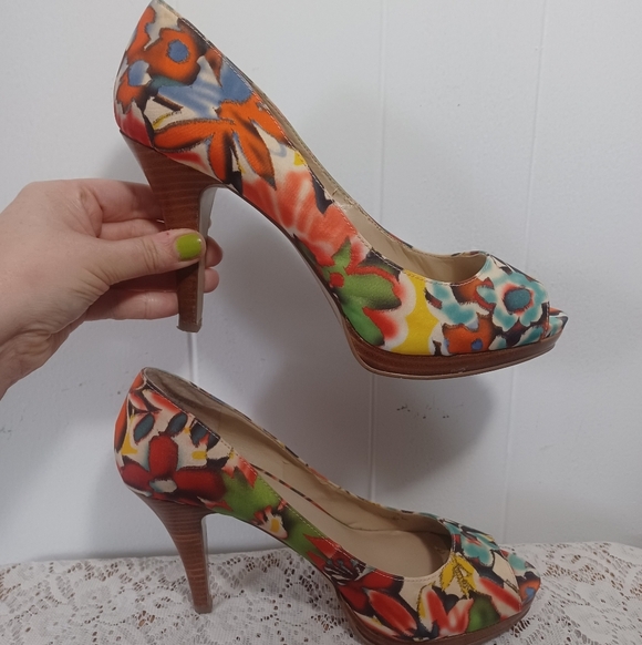 Nine West Peep Toe Pumps - Picture 2 of 11